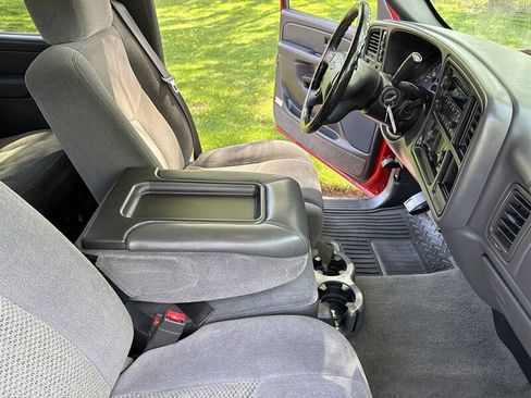 Used 2005 Chevrolet Silverado 2500 LS w/ Heavy-Duty Power Package image 26