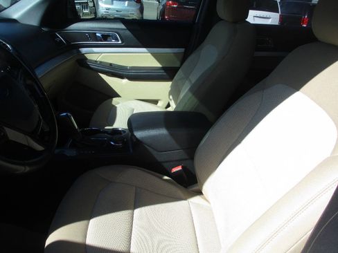Used 2017 Ford Explorer XLT w/ Equipment Group 201A image 17