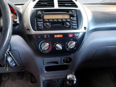 Used 2002 Toyota RAV4 2WD image 16