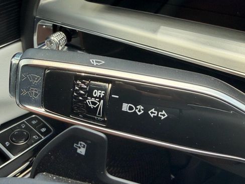 Used 2024 Cadillac Lyriq Luxury RWD image 33