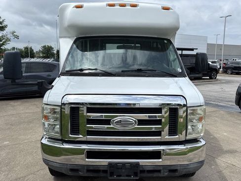 Used 2015 Ford E-350 and Econoline 350 Super Duty RWD image 9