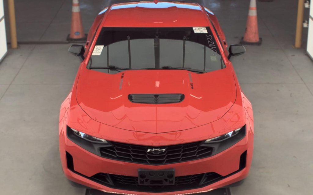 Used 2024 Chevrolet Camaro LT RWD image 2