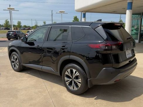 Used 2023 Nissan Rogue SV AWD/4WD image 3