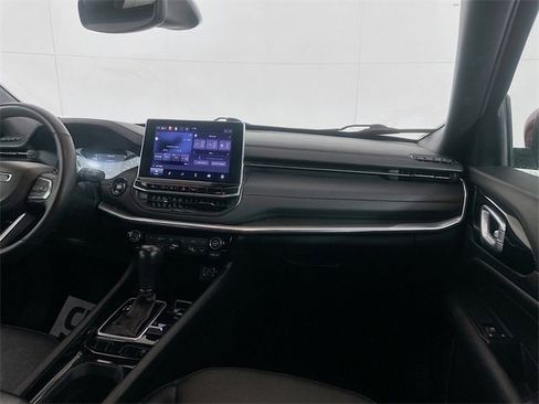 Used 2023 Jeep Compass Limited image 22