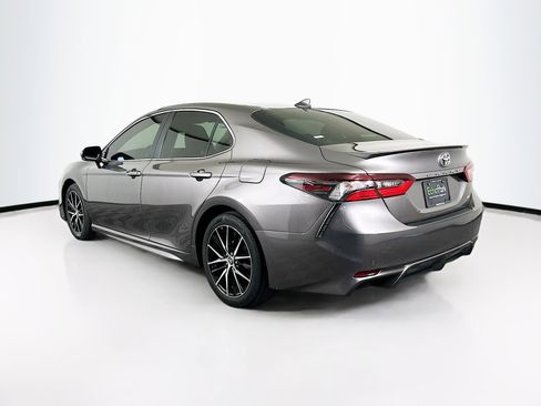 Used 2023 Toyota Camry SE FWD image 5