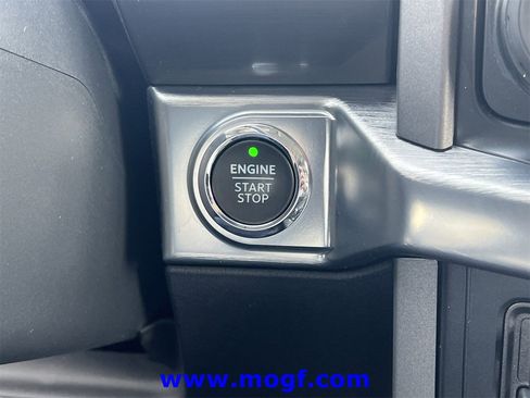 Certified 2022 Ford F150 Lariat w/ Equipment Group 502A High image 8