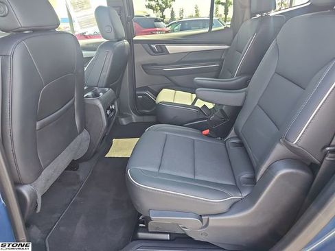 Certified 2025 Buick Enclave Preferred FWD image 21