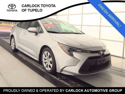 Used 2026 Toyota Corolla LE FWD image 3