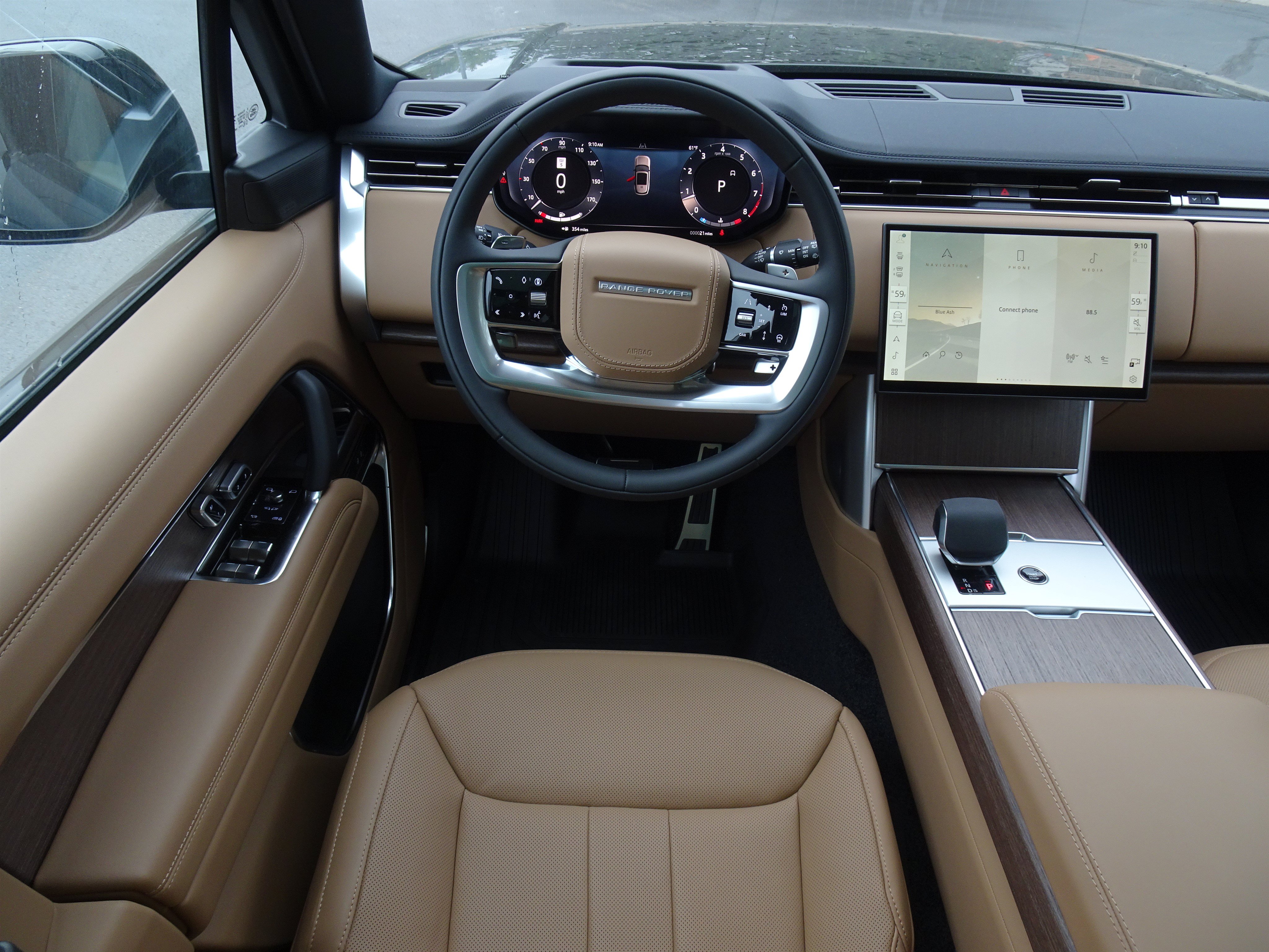 New 2026 Land Rover Range Rover Long Wheelbase SE AWD/4WD image 17