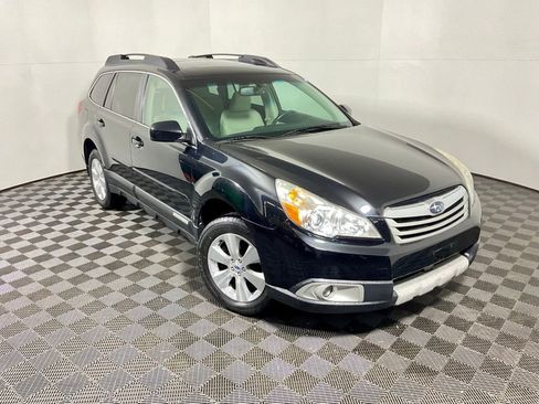 Used 2012 Subaru Outback 3.6R Limited w/ Moonroof Pkg image 3