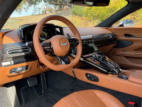 New 2026 Aston Martin V8 Vantage Convertible image 3