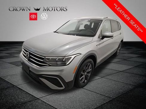 Used 2022 Volkswagen Tiguan SE image 3