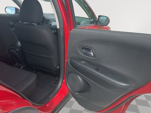 Used 2018 Honda HR-V LX image 17