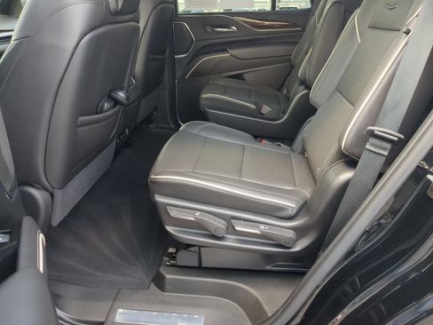 Certified 2021 Cadillac Escalade Premium Luxury AWD/4WD image 24