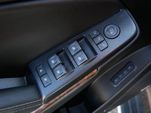 Used 2019 Chevrolet Tahoe Premier w/ Premier Plus Edition AWD/4WD image 22