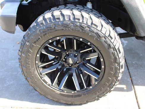 Used 2017 Jeep Wrangler Unlimited Sport w/ LED Lighting Group image 10