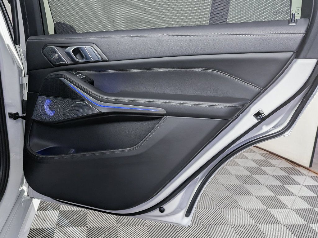 Used 2026 BMW ALPINA XB7 AWD/4WD image 53