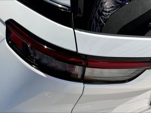 New 2025 Jeep Grand Cherokee Laredo X image 12