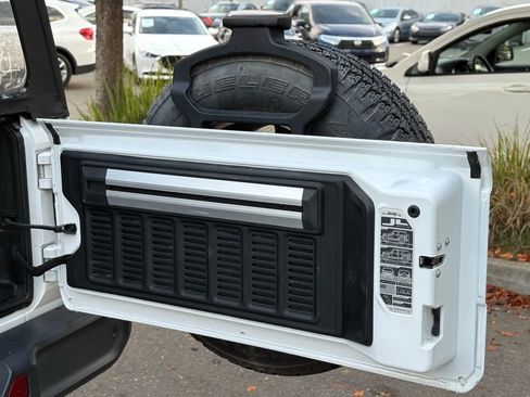 Used 2018 Jeep Wrangler Unlimited Sahara w/ Dual Top Group image 33