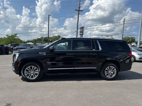 Used 2025 GMC Yukon XL Denali RWD image 4