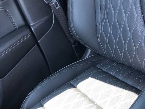 Used 2023 Buick Envision Avenir FWD image 33