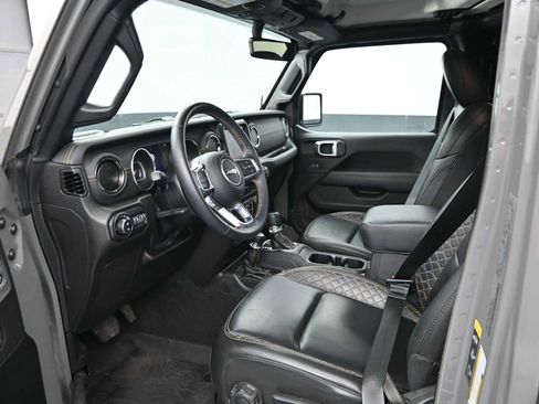 Used 2022 Jeep Gladiator Overland AWD/4WD image 11