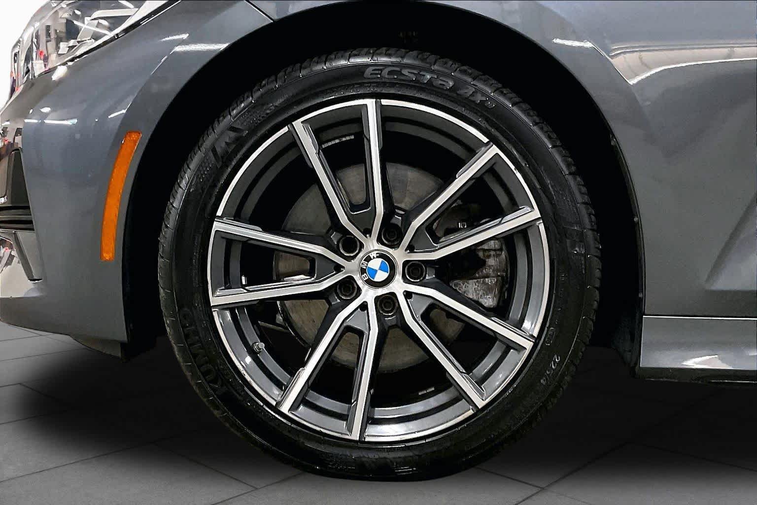 Used 2022 BMW 330i xDrive Sedan w/ Driving Assistance Package AWD/4WD image 10