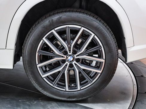 Used 2025 BMW X1 xDrive28i w/ M Sport Package AWD/4WD image 11