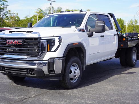 New 2025 GMC Sierra 3500 Pro w/ Convenience Package image 3