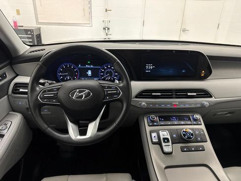 Used 2022 Hyundai Palisade SEL w/ 8P Bench Seat Package AWD/4WD image 16