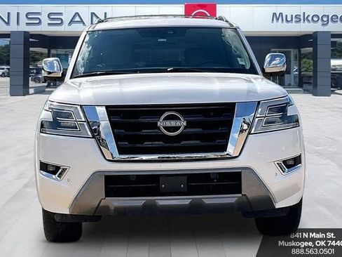 Used 2023 Nissan Armada Platinum w/ Captain's Chairs Package RWD image 2