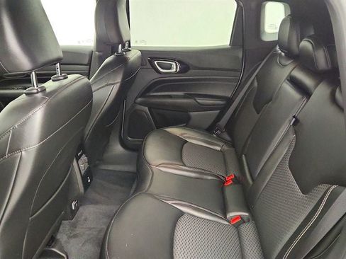 Used 2023 Jeep Compass Latitude w/ Sun and Sound Group AWD/4WD image 21