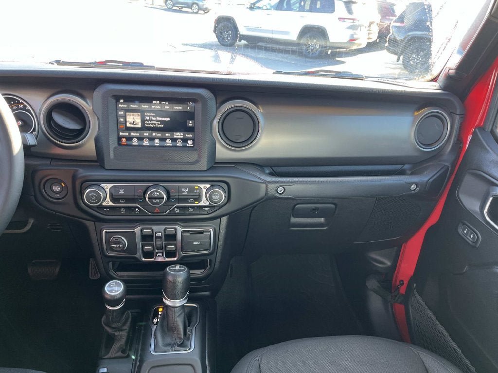 Used 2023 Jeep Gladiator Sport AWD/4WD image 12