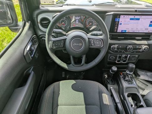 New 2025 Jeep Gladiator Sport image 14