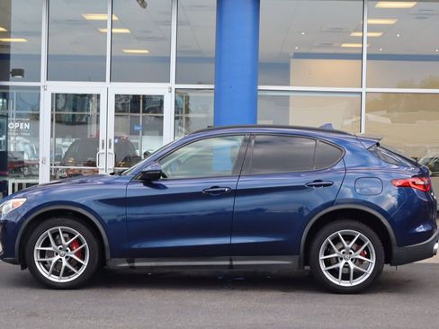 Used 2018 Alfa Romeo Stelvio Sport w/ Quick Order Package 22J Sport image 2