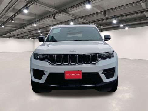 Used 2024 Jeep Grand Cherokee Laredo RWD image 18