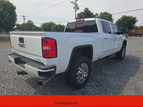 Used 2019 GMC Sierra 2500 Denali w/ Duramax Plus Package AWD/4WD image 7