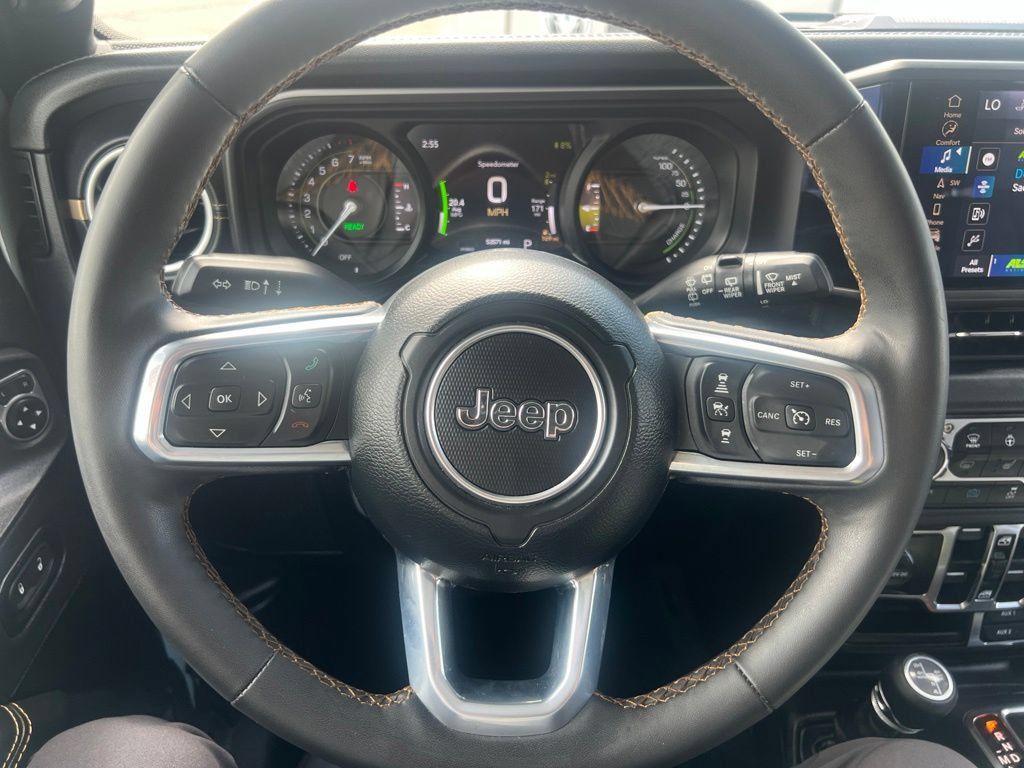 Used 2024 Jeep Wrangler Unlimited Sahara w/ Technology Group AWD/4WD image 61