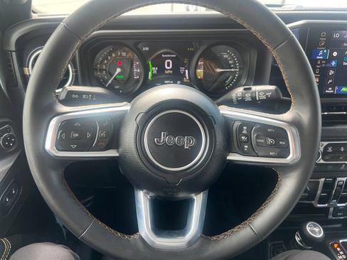 Used 2024 Jeep Wrangler Unlimited Sahara w/ Technology Group AWD/4WD image 61