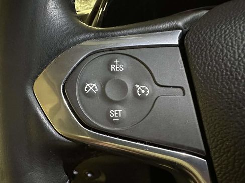 Used 2021 Chevrolet Traverse LT AWD/4WD image 31