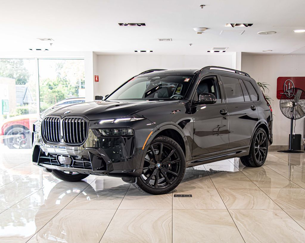 Used 2026 BMW X7 xDrive40i w/ M Sport Package AWD/4WD image 1