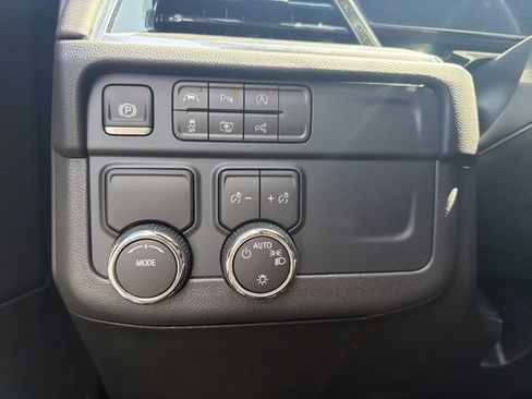 Used 2026 Chevrolet Tahoe LS RWD image 37