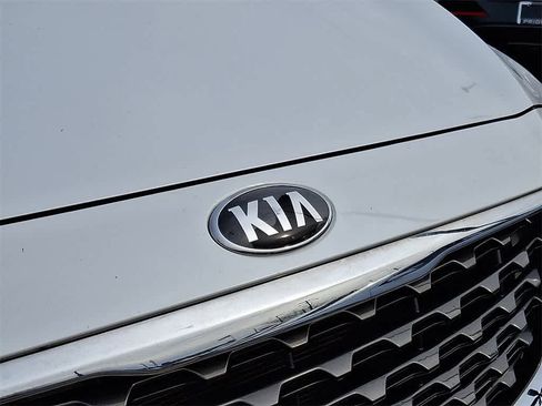 Used 2019 Kia Sedona EX image 28