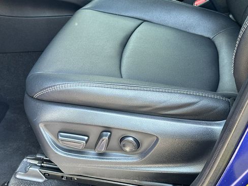 Used 2024 Toyota Corolla Cross XLE FWD image 20