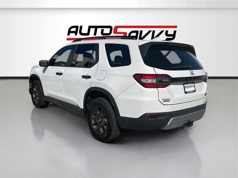 Used 2024 Honda Pilot TrailSport image 5