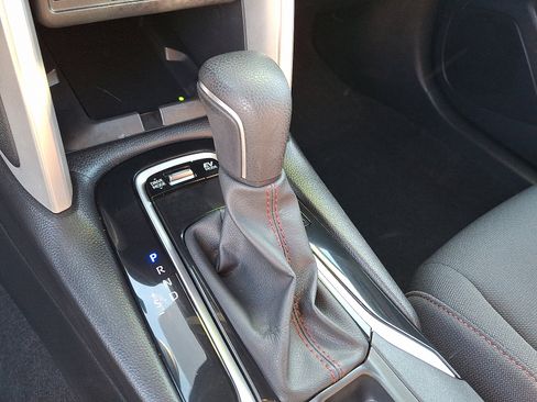 Used 2024 Toyota Corolla Cross AWD Hybrid image 16