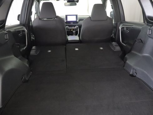 Used 2023 Toyota RAV4 SE w/ Weather & Moonroof Package image 22