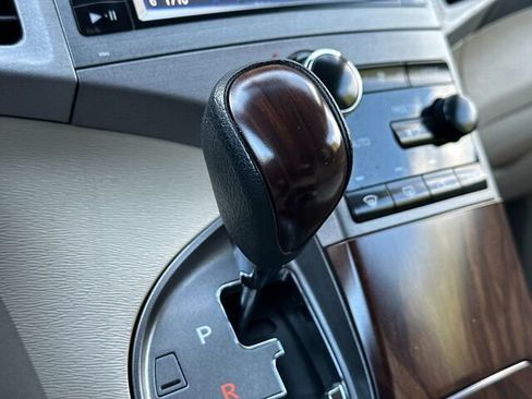 Used 2013 Toyota Venza LE image 26