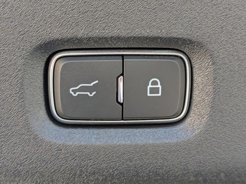 Certified 2025 Lincoln Navigator Reserve image 16