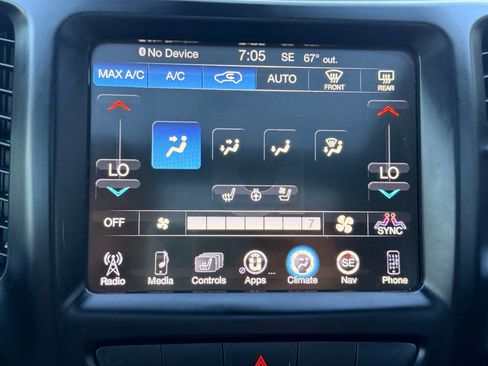 Used 2015 Jeep Cherokee Limited w/ Luxury Group AWD/4WD image 46